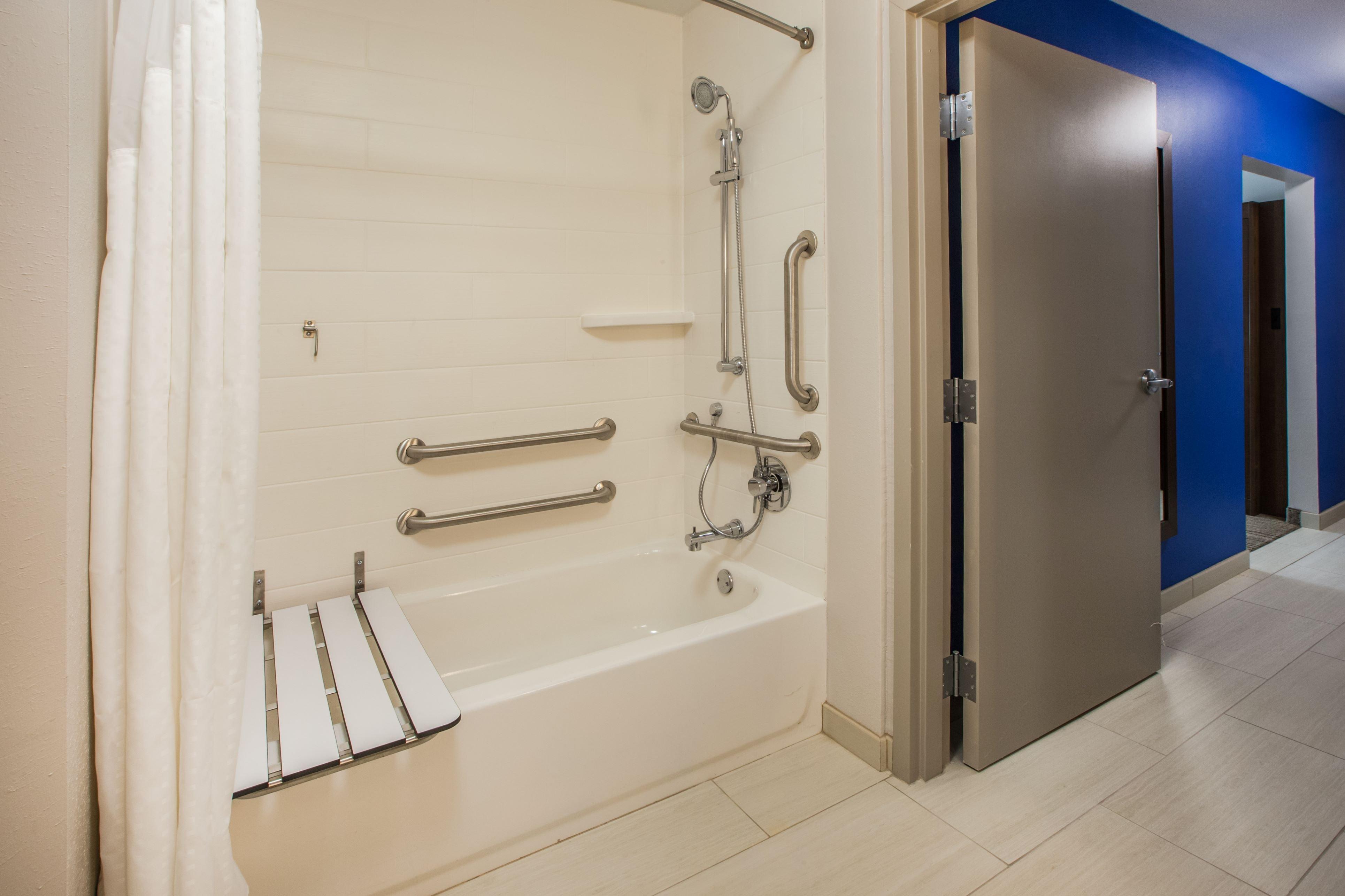 Holiday Inn Express & Suites - Redding By Ihg Exteriör bild