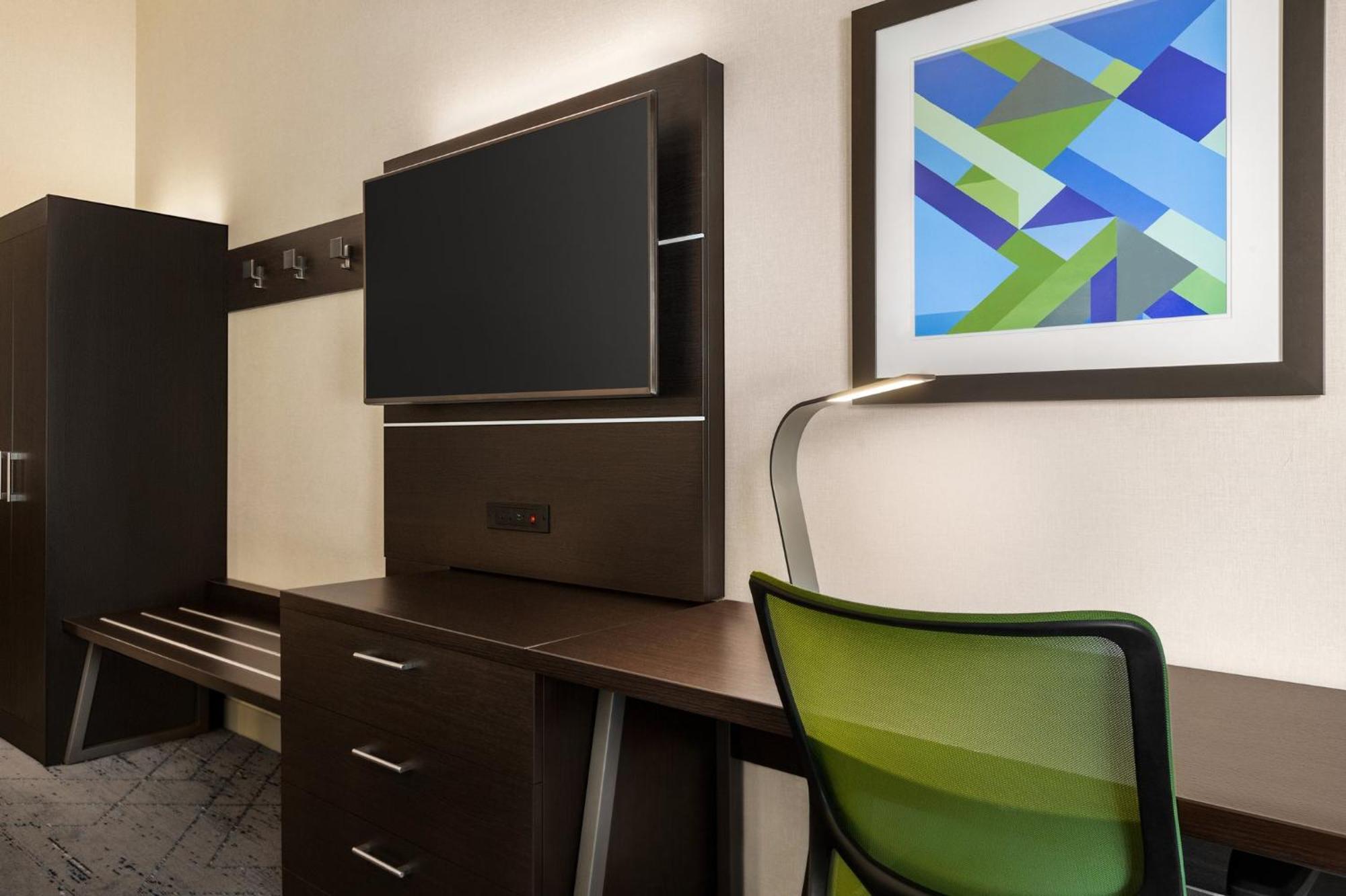 Holiday Inn Express & Suites - Redding By Ihg Exteriör bild
